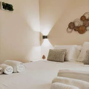 Domus Cese Guest house